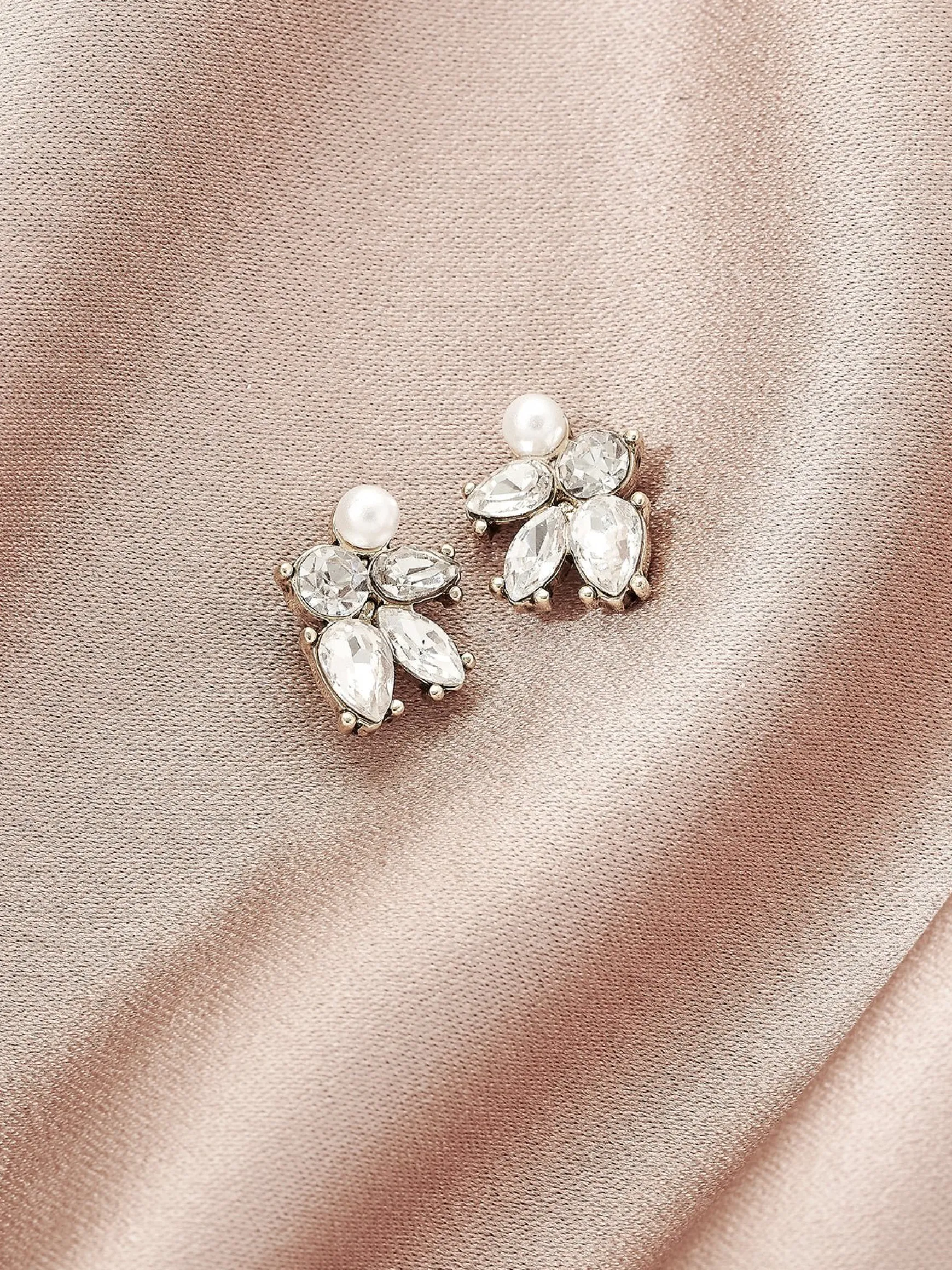 Ariel Studs