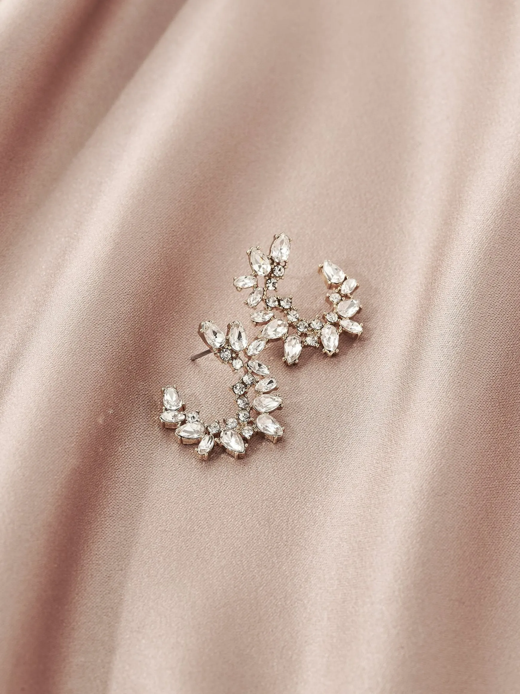 Lupe Crescent Studs