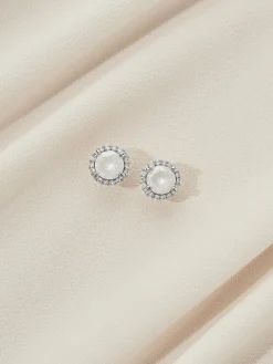 Winnie Studs